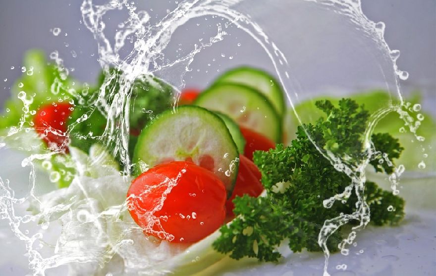 Salad water splash